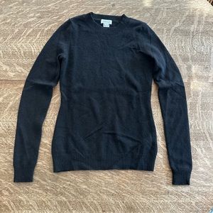 Barney’s New York women’s black cashmere sweater size small